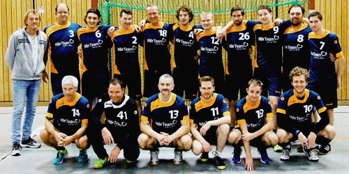 Das Handball-Team und seine neuen Trikots