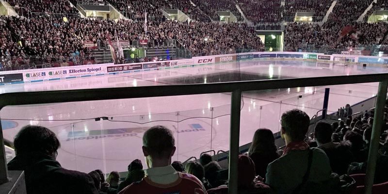 Zu Besuch im Eishockeystadion